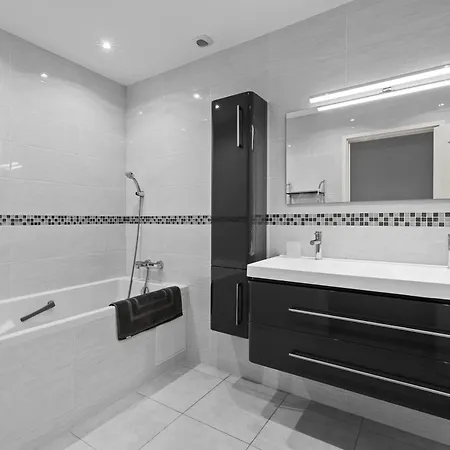 公寓 Baieta - Appt Climatise Jacuzzi Vue 芒通