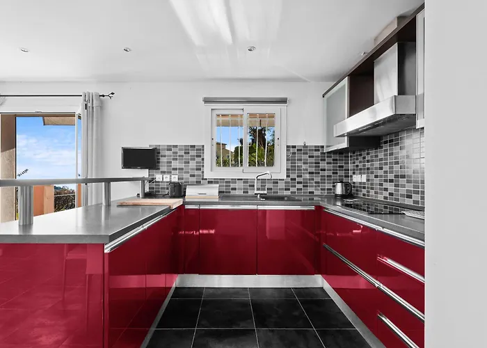 Baîeta - Appt Climatisé Jacuzzi Vue *